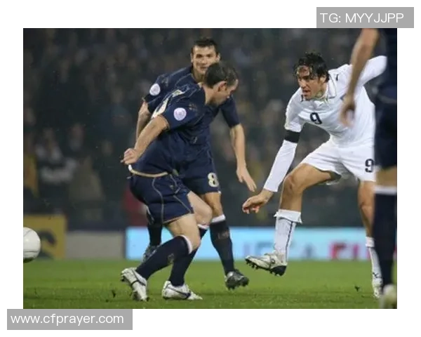 罗奇足球的崛起与发展探索如何在激烈竞争中保持领先地位 罗奇足球的崛起与发展探索如何在激烈竞争中保持领先地位