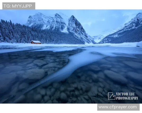 足球大冰块的奇妙旅程揭秘冰封赛场的激情与挑战 足球大冰块的奇妙旅程揭秘冰封赛场的激情与挑战